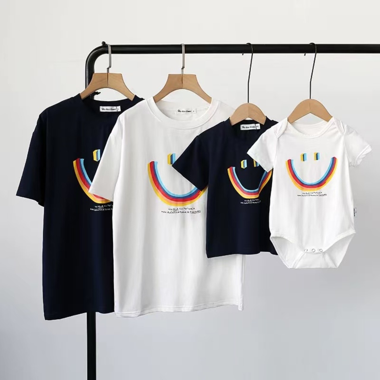 親子ペアルック レインボースマイルTシャツ