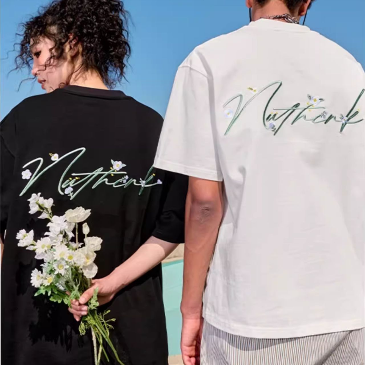 カップルペアルック【Nuthink】刺繍フラワー＆ロゴTシャツ